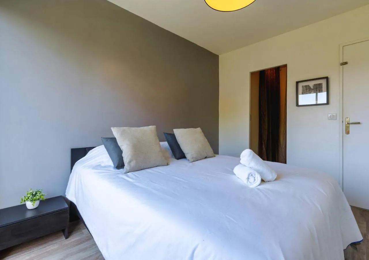 Apartment Appart 2 Ch Vue Mer & Montagne, Terrasse, Parking Antibes